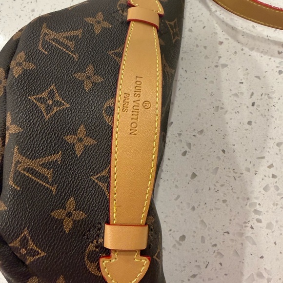 🤩Bumbag  LV  Monogram Crossbody - Picture 6 of 9